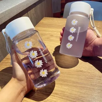 Cute Little Daisy Flower Plastic Water Bottle